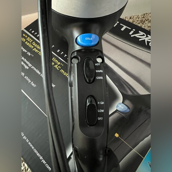 CONAIR Infiniti Pro Hair Dryer - Picture 4 of 5
